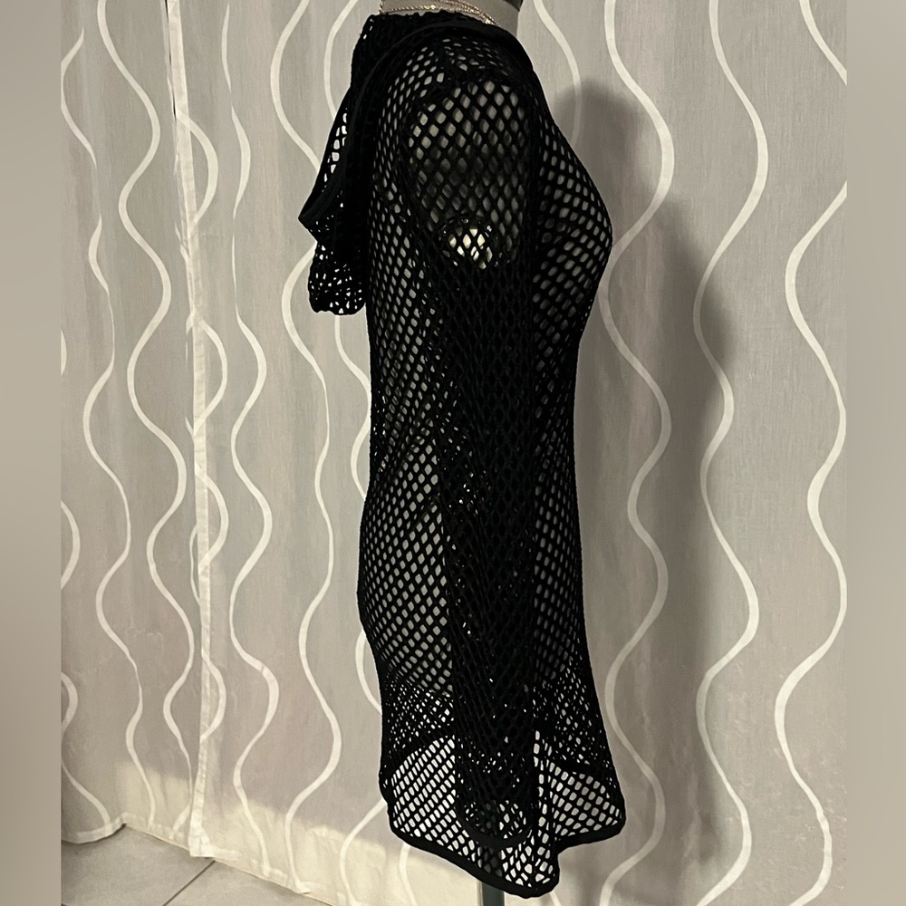 Balance Mesh Cover-Up - Picture 7 of 11